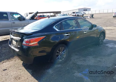 2015 Nissan Altima 2.5 S z USA, uszkodzony, nr VIN 1N4AL3AP8FN917150